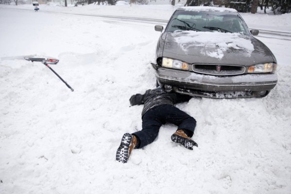 Застрял в сугробе