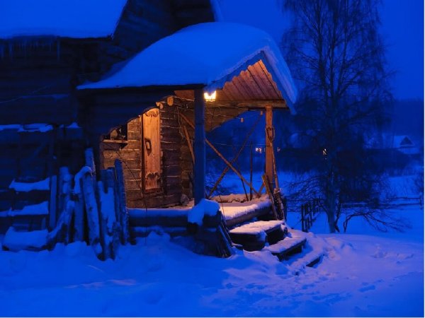 Деревня ночь изба