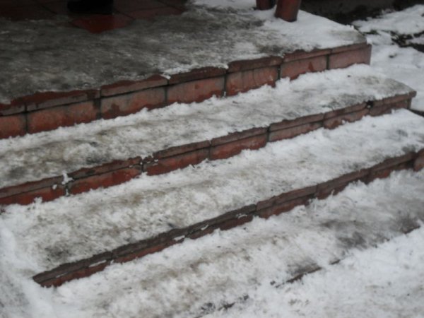 Наледь на крыльце
