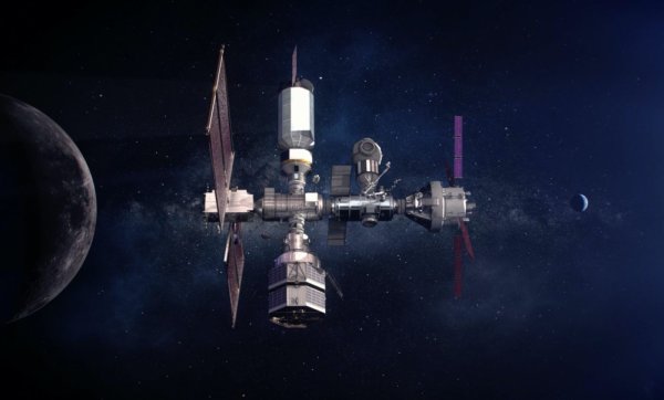 Лунная орбитальная станция