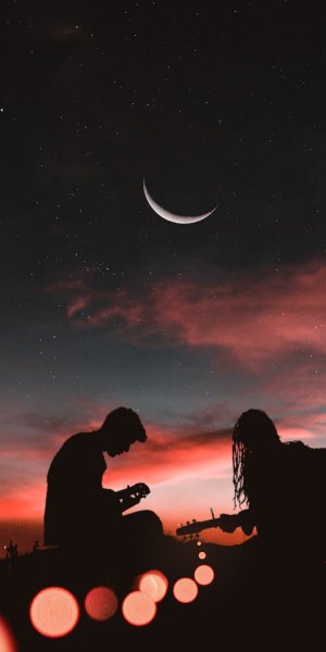 Влюбленные под звездным небом