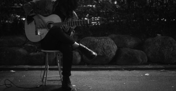 Человек с гитарой Эстетика