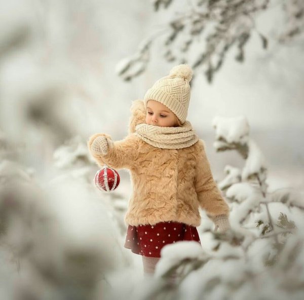 Счастливые дети зима