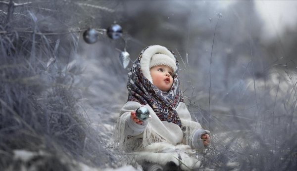 Малыш в снегу