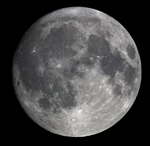 Вид Луны в телескоп 500 крат