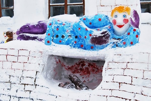 Сказочные герои из снега