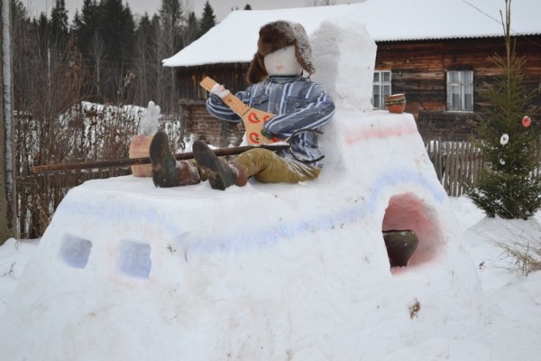 Емеля из снега