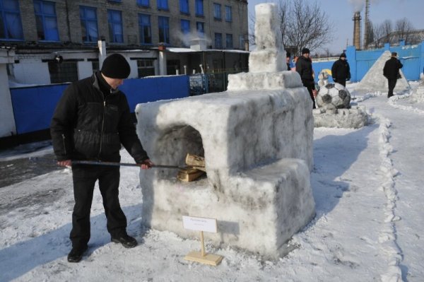 Русская печь из снега