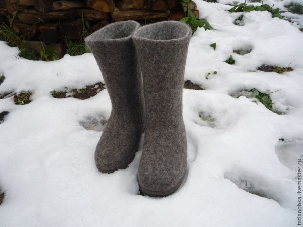 Ноги в валенках