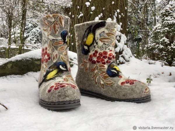 Зимний пейзаж на валенках