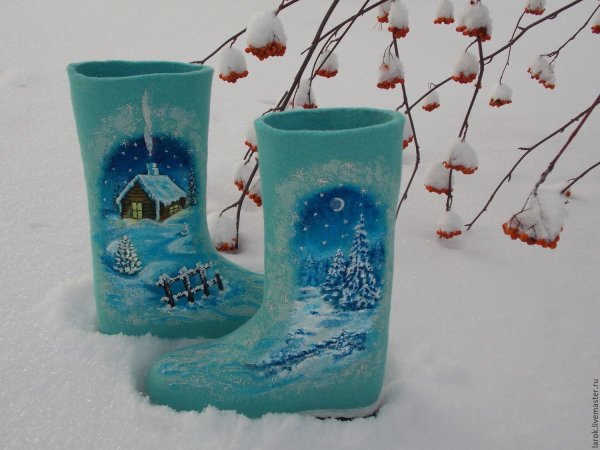 Валенки зимой