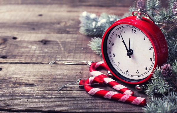 Новогодний фон с часами
