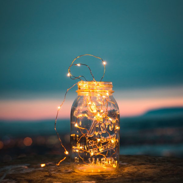 Банки с гирляндами