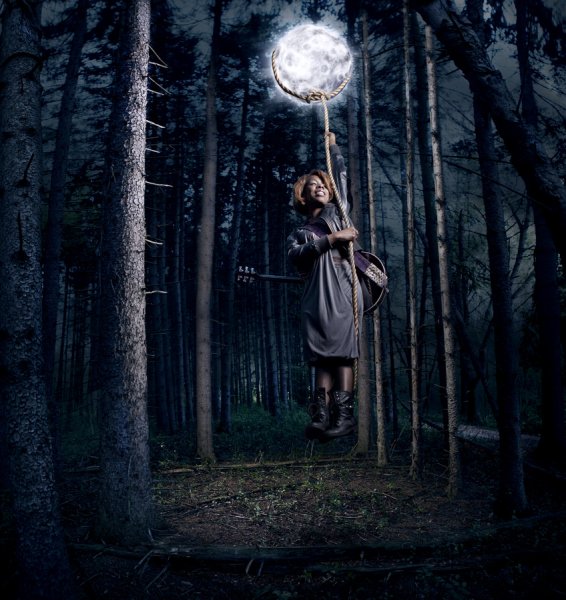 Фотосессия сюрреализм в лесу