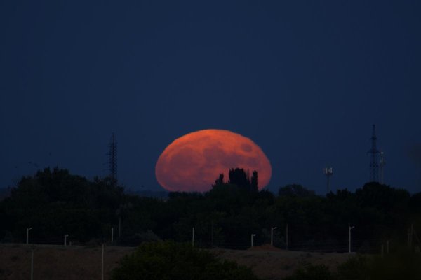 Восход Луны на экваторе