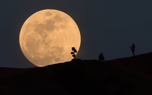 Суперлуние Лос Анджелес