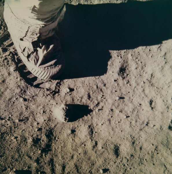 Нил Армстронг первый шаг на Луне