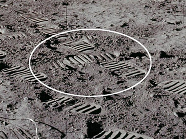 Следы астронавтов на Луне