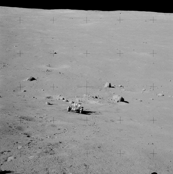 Следы Аполлона 11 на Луне