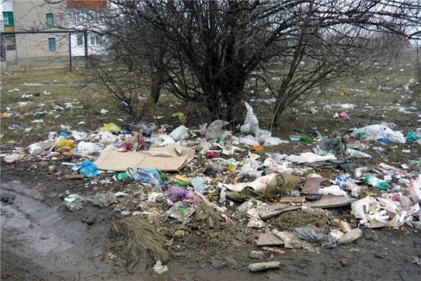 Мусорки на улице Весна