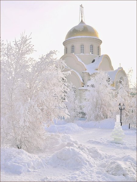 Храм в Оренбурге зима