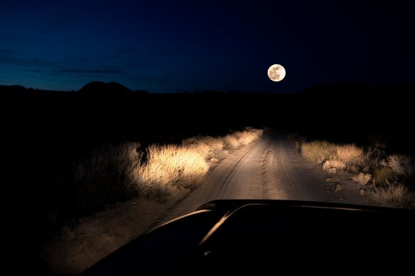 Ночь Луна дорога