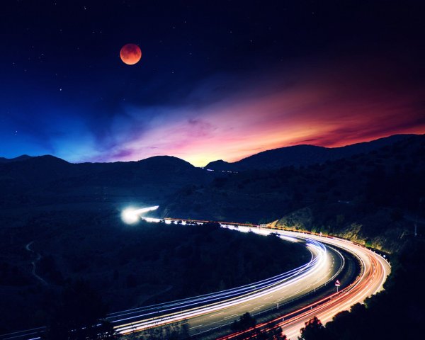 Ночное небо и дорога