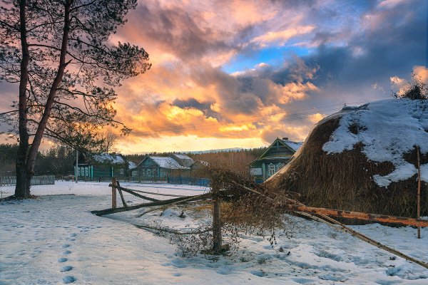 Зимний закат в деревне
