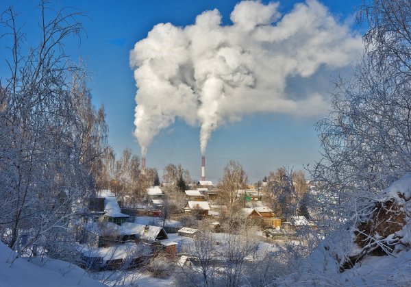 Зима деревня дым из трубы