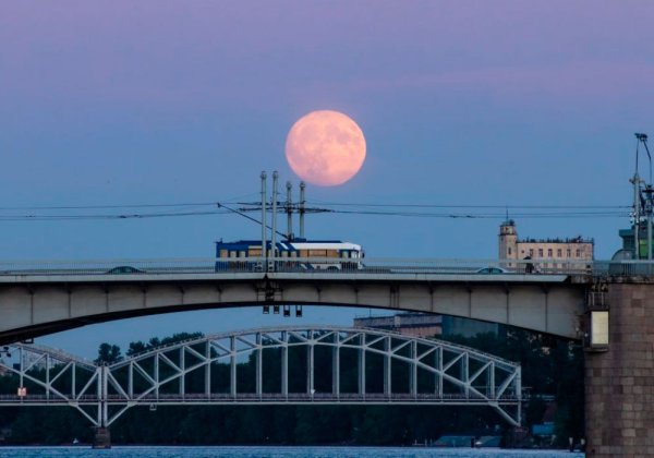 Большая Луна в СПБ 2022