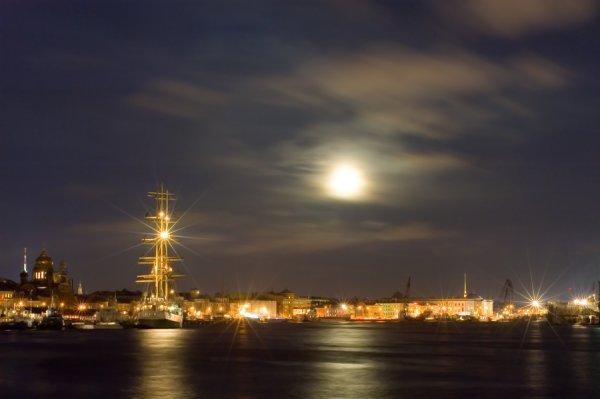 Питер Нева Луна