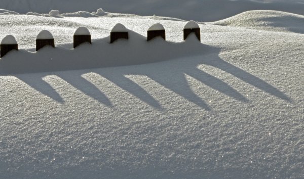 Сугробы намело