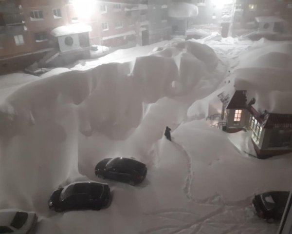 Сугробы в Норильске 2019