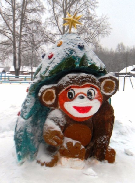 Земляки Михаила Евдокимова делают огромные символы года из снега