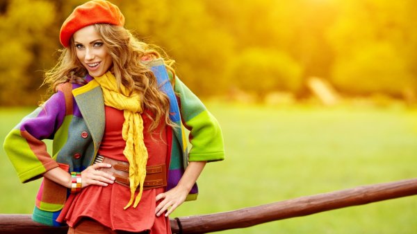 Яркая одежда