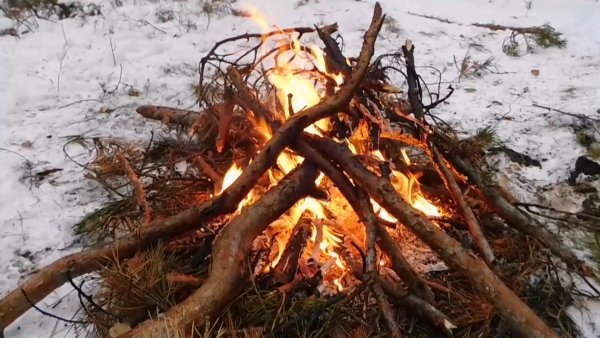 Костер зимой