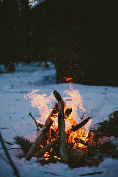 Костер зимой