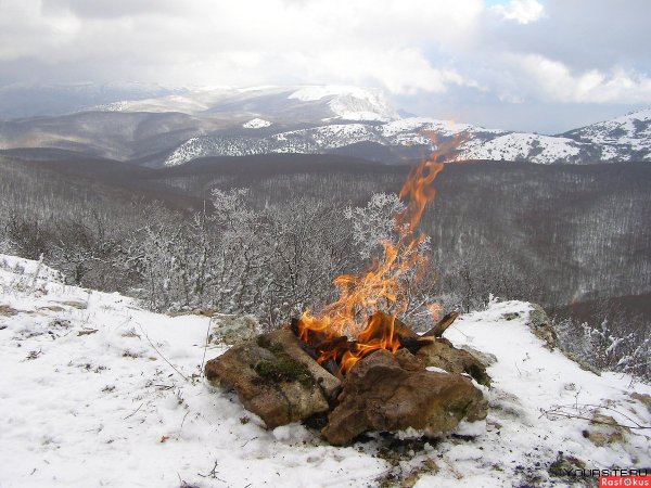 Костер на снегу