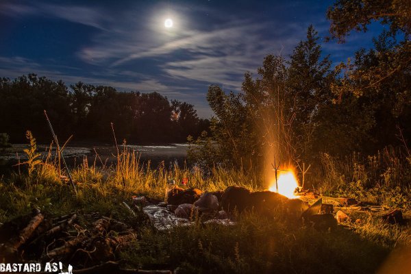 Костер ночью