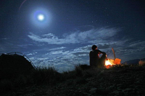 Одиночество у костра