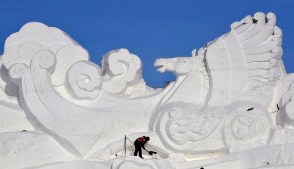 Снежные и ледяные фигуры