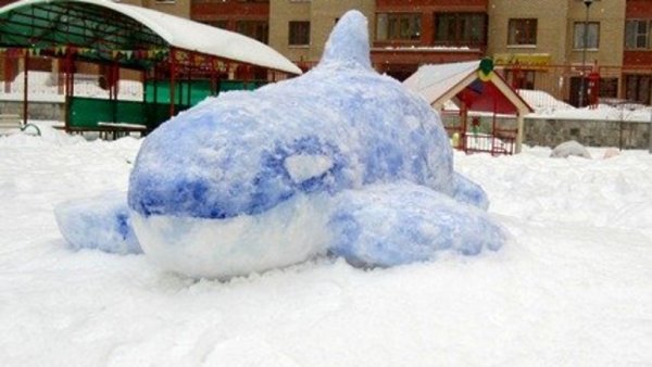 Объемная фигура из снега