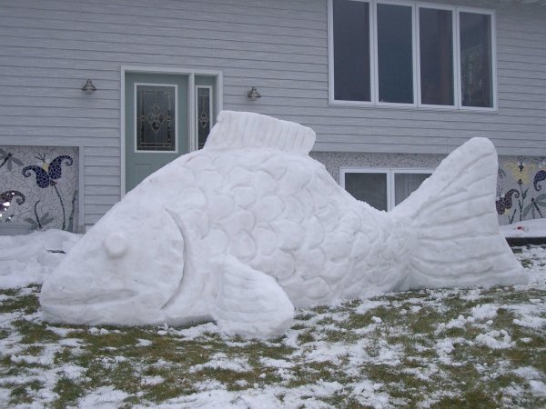 Необычные фигуры из снега