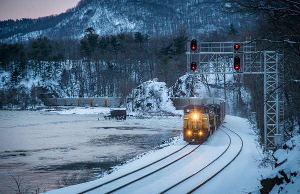 Поезд зимой