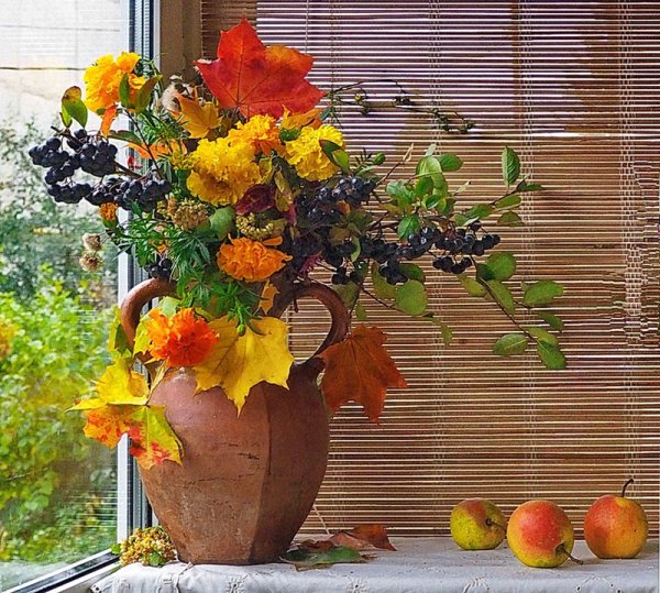 Осенний букет на окне