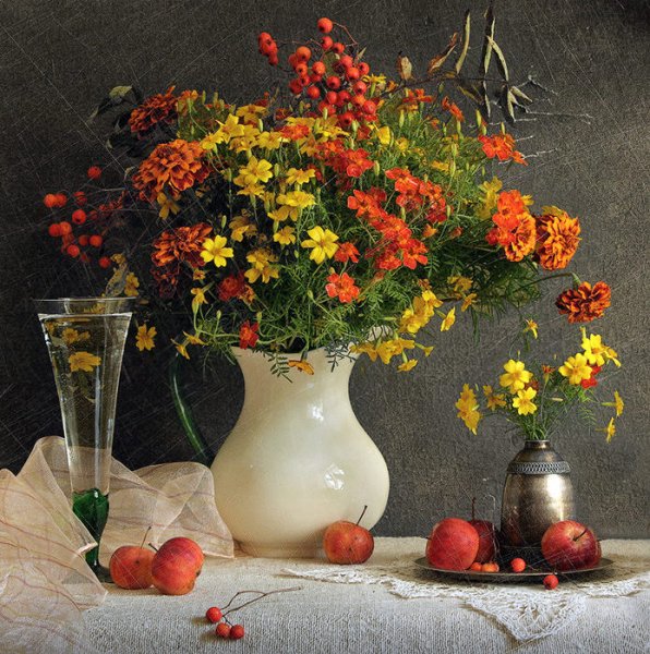 Осенний натюрморт с цветами