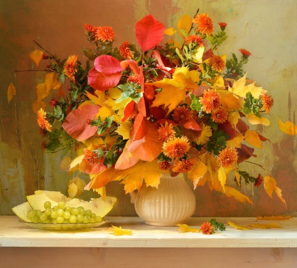 Красивый осенний букет в вазе