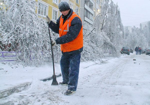 Дворник зима