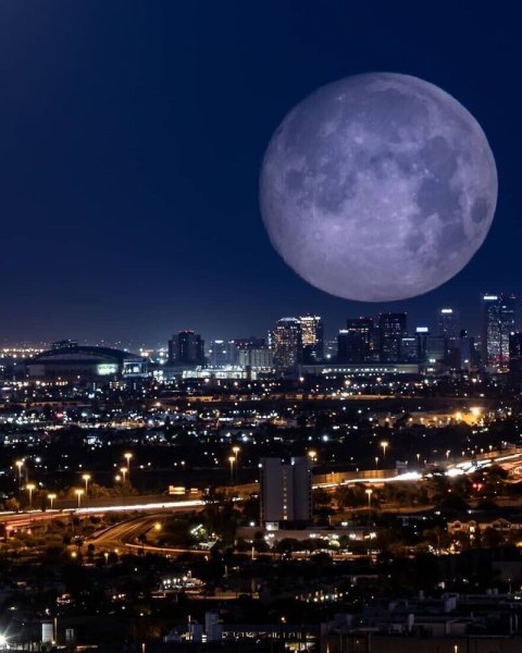 Гигантская Луна