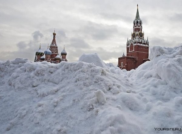 Красная площадь в снегу